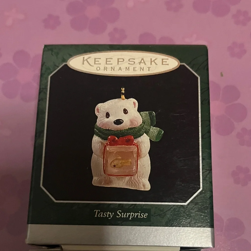 Hallmark Keepsake Ornament Collection - Green and Purple - Picture 2 of 6